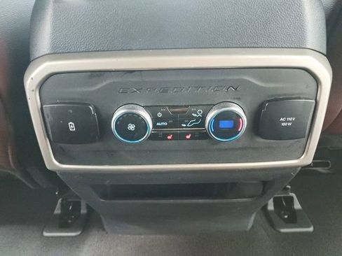 Used 2024 Ford Expedition Limited image 37