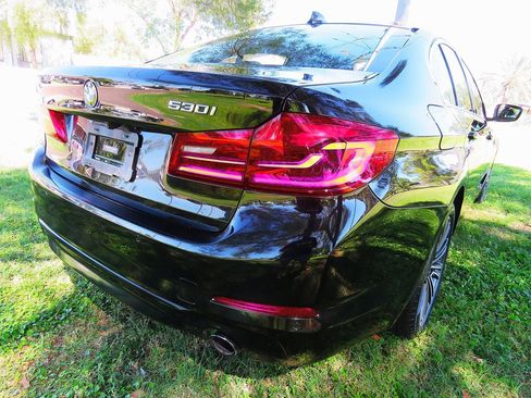 Used 2020 BMW 530i w/ Convenience Package image 7