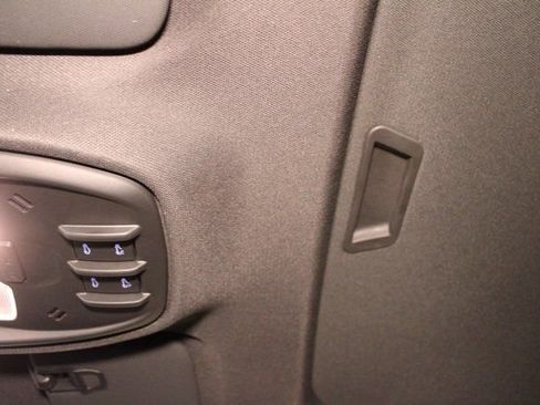 Certified 2025 Buick Envista Sport Touring w/ Experience Buick Package image 27