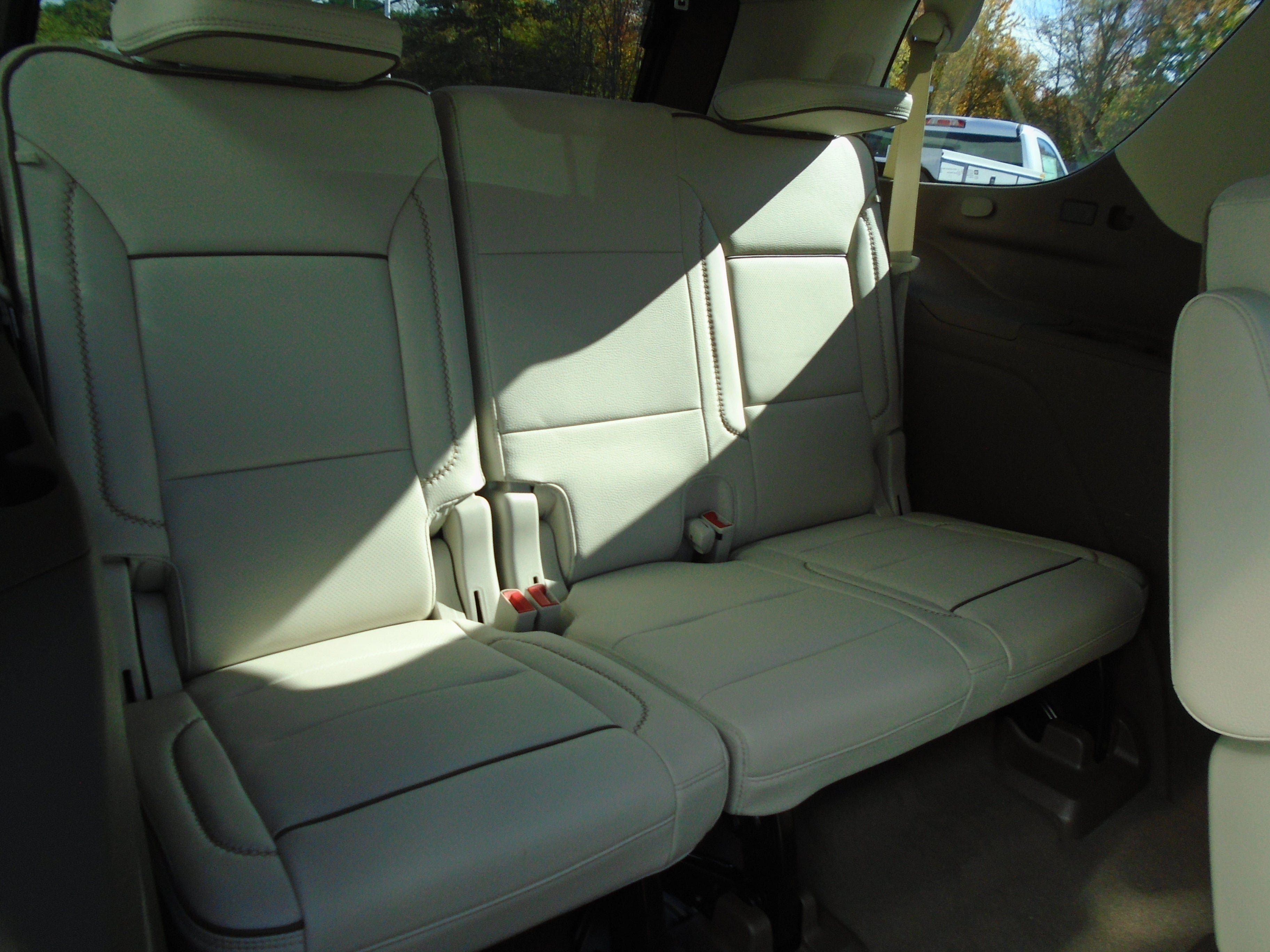 Used 2023 GMC Yukon Denali AWD/4WD image 39