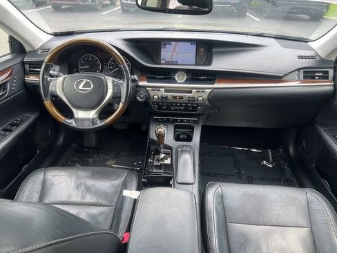 Used 2015 Lexus ES 350 w/ Luxury Package FWD image 41
