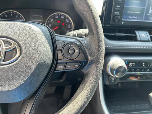 Used 2020 Toyota RAV4 XLE FWD image 20