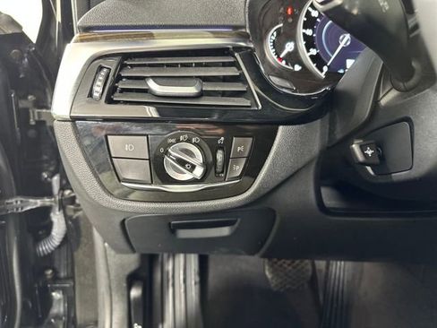 Used 2018 BMW 530e xDrive image 18