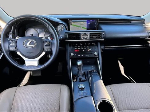 Used 2018 Lexus IS 300 w/ Comfort Package RWD image 13