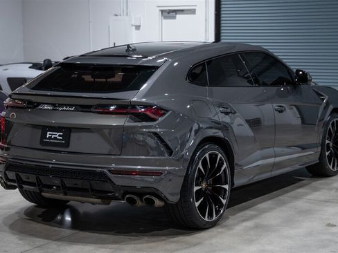 Used 2021 Lamborghini Urus AWD/4WD image 6
