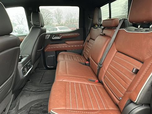 Used 2023 GMC Sierra 1500 Denali Ultimate image 13