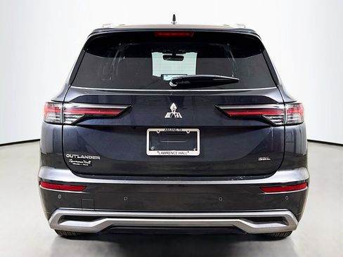 Used 2025 Mitsubishi Outlander SEL image 5