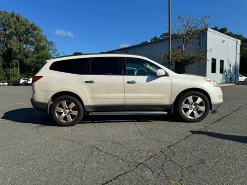 Used 2011 Chevrolet Traverse LT w/ All-Star Package AWD/4WD image 6