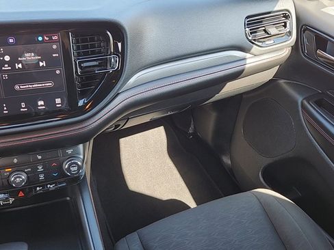 Used 2025 Dodge Durango GT AWD/4WD image 6