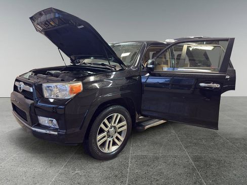 Used 2013 Toyota 4Runner Limited AWD/4WD image 9