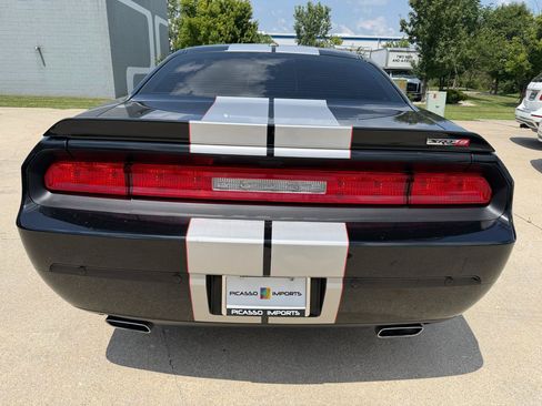 Used 2014 Dodge Challenger SRT8 RWD image 12