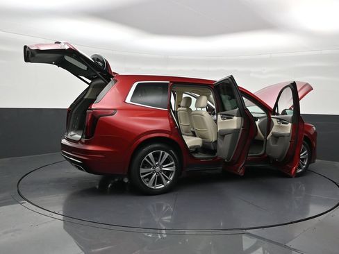 Used 2020 Cadillac XT6 Premium Luxury FWD image 33