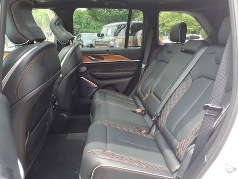 Used 2025 Jeep Grand Cherokee Summit AWD/4WD image 20
