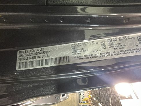 Used 2023 Jeep Wrangler Unlimited Sahara AWD/4WD image 12