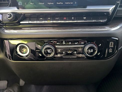 Certified 2023 Chevrolet Silverado 1500 LT AWD/4WD image 23