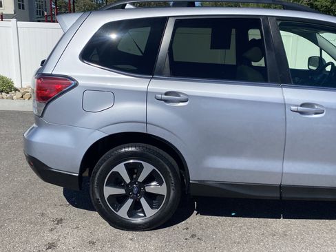 Used 2017 Subaru Forester 2.5i Limited w/ Popular Package #2 AWD/4WD image 6