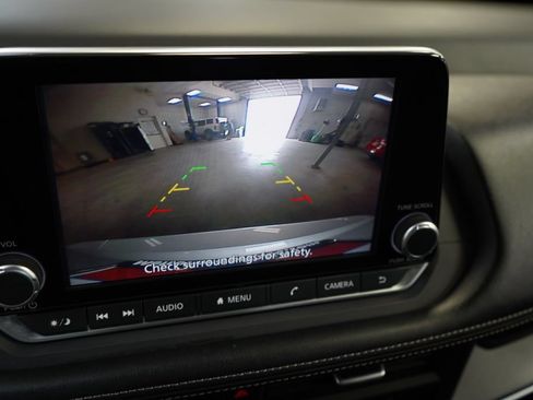 Used 2025 Nissan Rogue SV FWD image 35