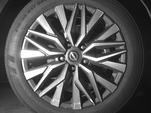 Used 2025 Nissan Altima 2.5 SV FWD image 13