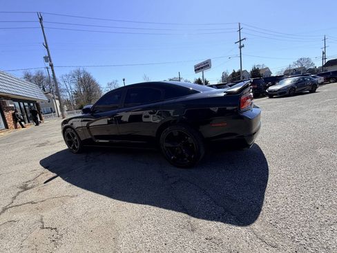 Used 2014 Dodge Charger R/T w/ Blacktop Package RWD image 36