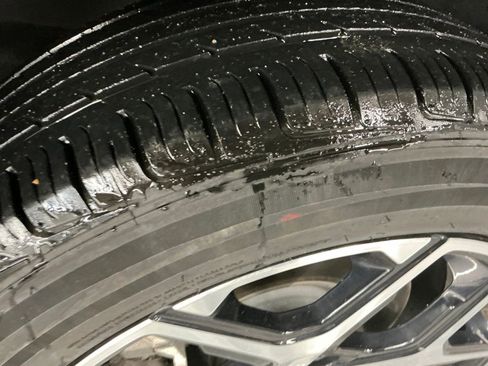 Used 2024 Jeep Compass Limited image 32