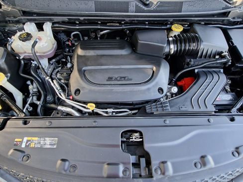 Used 2024 Chrysler Voyager LX FWD image 25