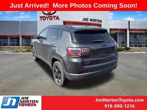 Used 2019 Jeep Compass Latitude FWD image 6