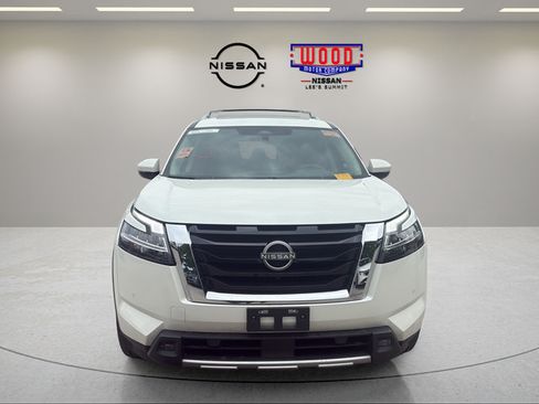 Used 2023 Nissan Pathfinder Platinum w/ Cargo Package AWD/4WD image 12