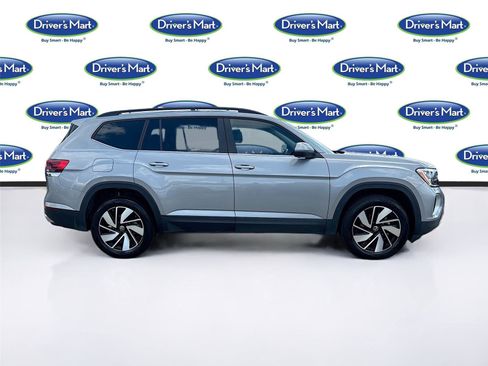 Used 2025 Volkswagen Atlas SE image 8