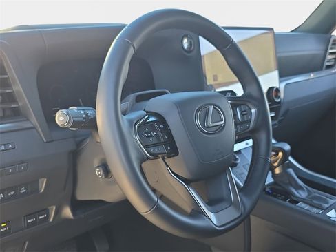 Used 2025 Lexus GX 550 image 20