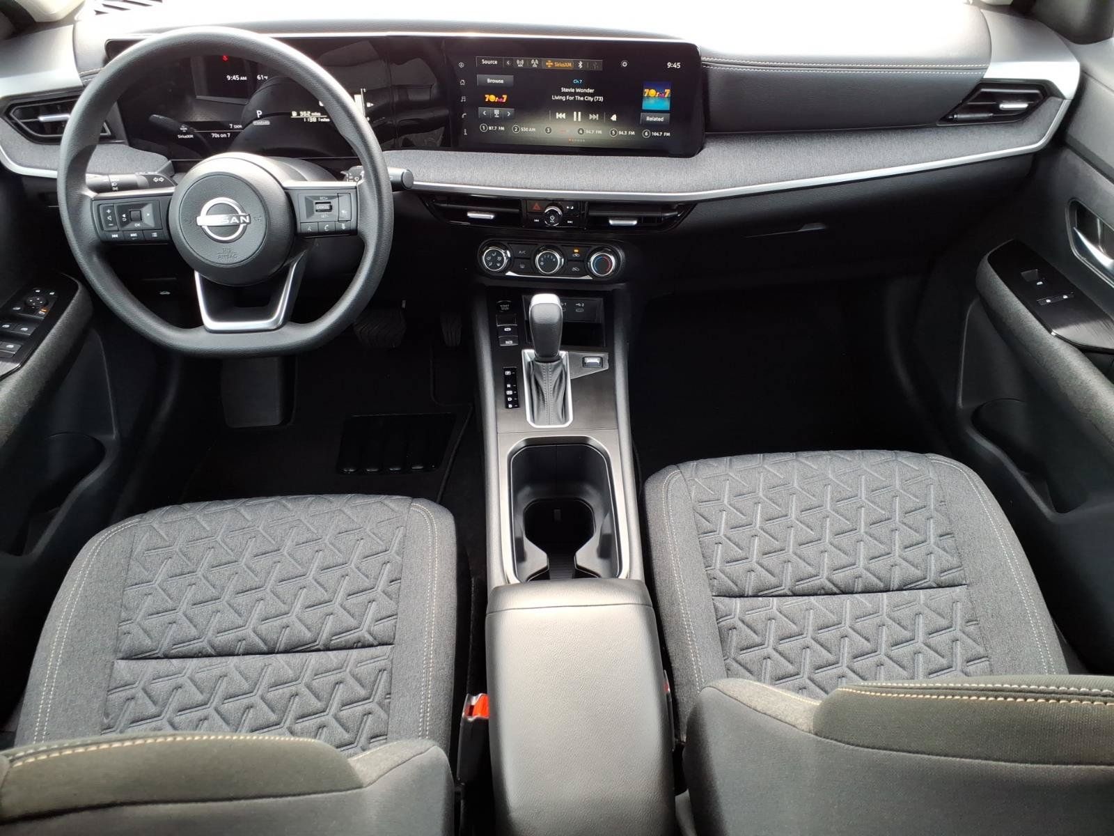 Certified 2025 Nissan Kicks SV FWD image 10