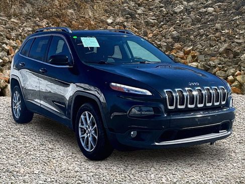 Used 2014 Jeep Cherokee Latitude w/ Comfort/Convenience Group image 9