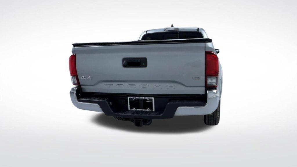 Used 2023 Toyota Tacoma SR5 AWD/4WD image 7