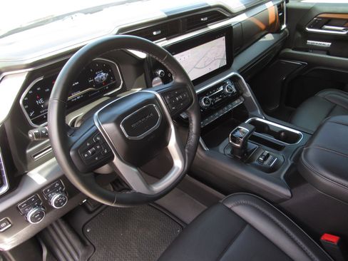Used 2023 GMC Sierra 1500 Denali AWD/4WD image 15
