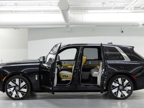 New 2026 Rolls-Royce Cullinan image 8
