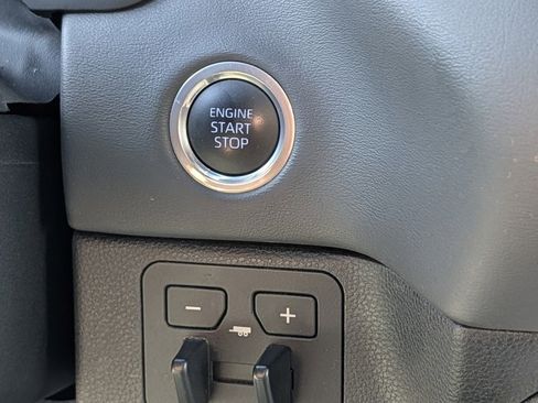 Used 2024 Toyota Tundra Platinum image 27