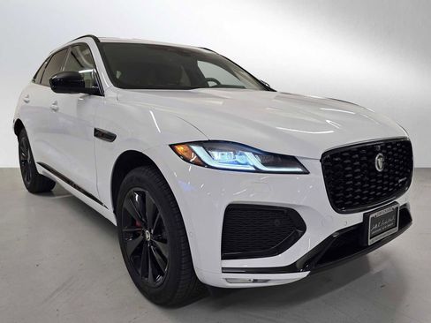 Used 2025 Jaguar F-PACE R-Dynamic S image 7
