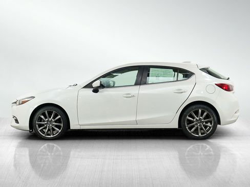 Used 2018 MAZDA MAZDA3 Touring FWD image 2