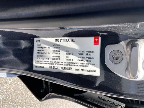 Used 2018 Tesla Model 3 Long Range image 18