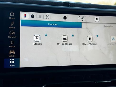 Used 2025 Jeep Wrangler Willys image 34