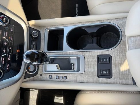 Used 2020 Nissan Murano SV w/ Premium Package AWD/4WD image 10