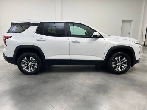 Used 2026 Chevrolet Equinox LT FWD image 8