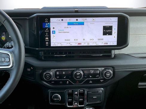 Used 2024 Jeep Wrangler Unlimited Sahara image 13