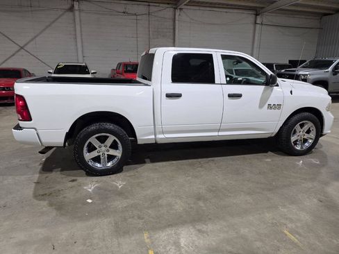 Used 2018 RAM 1500 Express AWD/4WD image 18