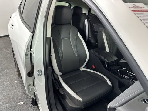 Used 2025 Buick Envision Sport Touring image 31