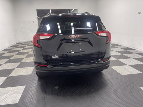 Used 2023 GMC Terrain SLT w/ Elevation Edition image 3