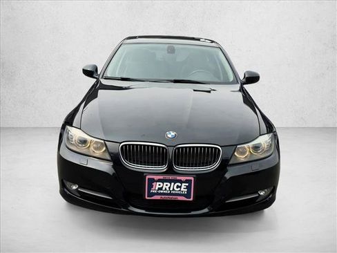 Used 2011 BMW 335i xDrive Sedan AWD/4WD image 2