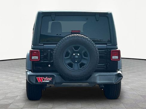 Used 2018 Jeep Wrangler Unlimited Sport AWD/4WD image 5