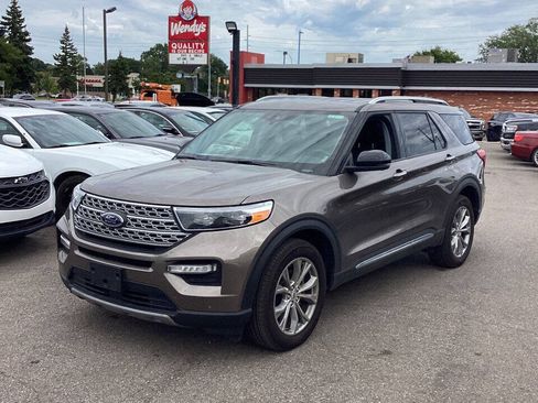 Used 2021 Ford Explorer Limited w/ Equipment Group 301A AWD/4WD image 2