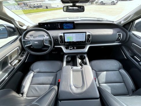 Used 2025 Ford Expedition Max Platinum AWD/4WD image 15