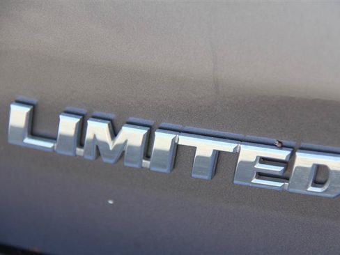 Used 2014 Toyota Highlander Limited FWD image 12